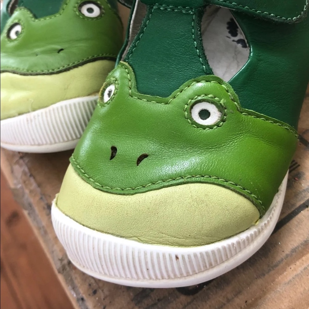 Froggy shoes